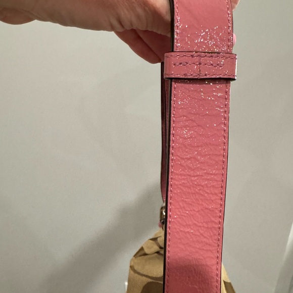 Coach Tan Signature Canvas Shoulder Bag with Pink Trim - Picture 12 of 13